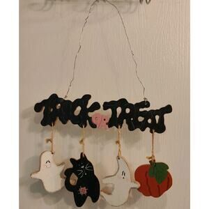 Halloween Door/Wall Hanger Decor Wooden Trick or Treat Ghosts Black Cat Pumpkin